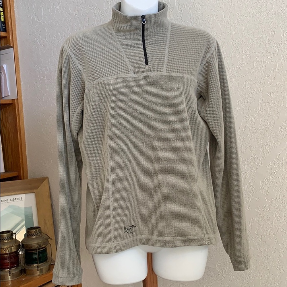 Arc’teryx sweatshirt jacket, size medium